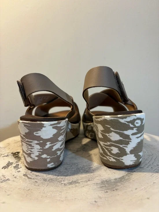Taupe Clarks Stasha Hale Leather Wedge Velcro Strap Platform Aztec Sandals 8.5 - Picture 4 of 8